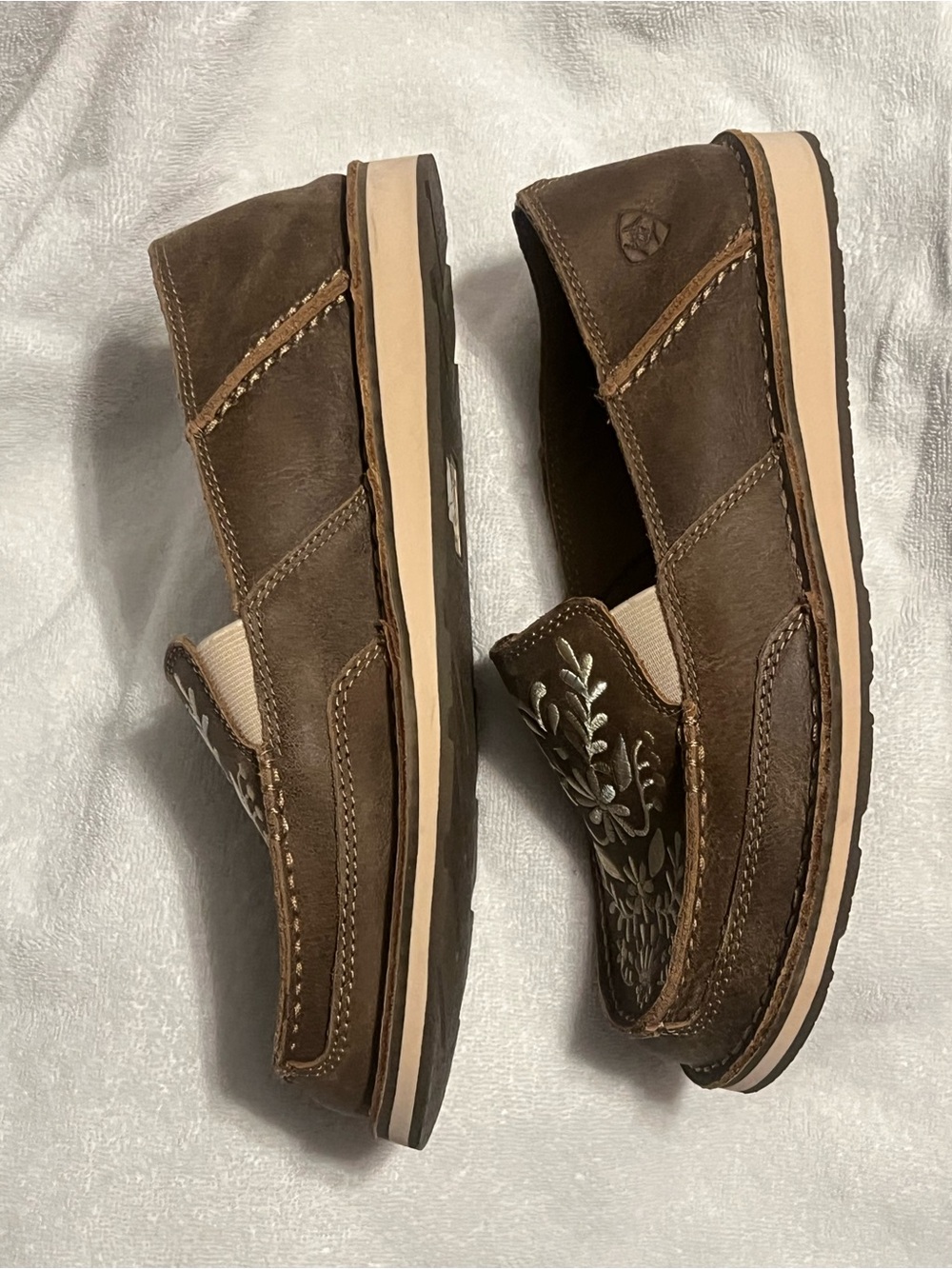 Ariat Brown Cruiser with Cream Embroidered Floral - Picture 4 of 6